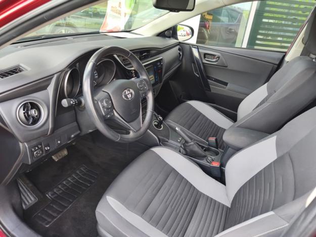 TOYOTA Auris Hybrid Design Edition  