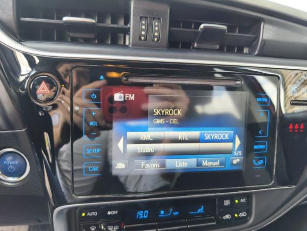 TOYOTA Auris Hybrid Design Edition  