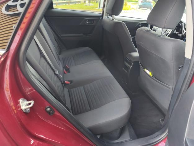 TOYOTA Auris Hybrid Design Edition  