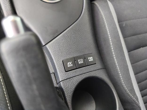 TOYOTA Auris Hybrid Design Edition  