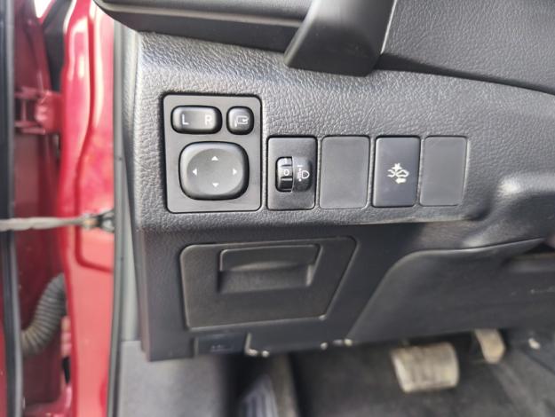 TOYOTA Auris Hybrid Design Edition  