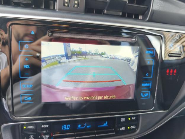 TOYOTA Auris Hybrid Design Edition  