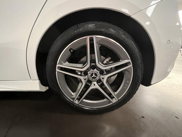 MERCEDES-BENZ Classe A 180 d AMG Line  