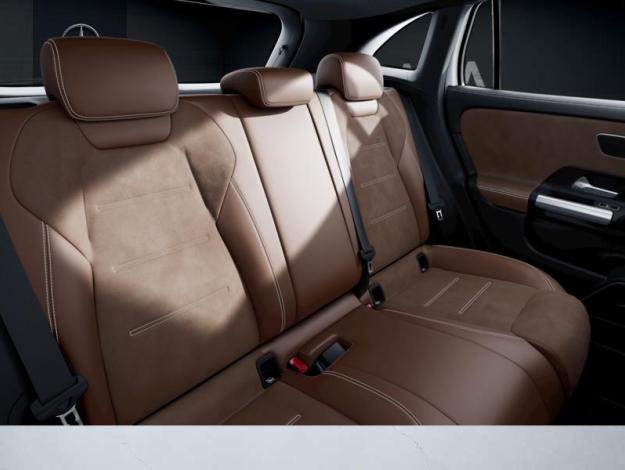 MERCEDES-BENZ GLA 200 d AMG Line  GLA 200 d AMG Line