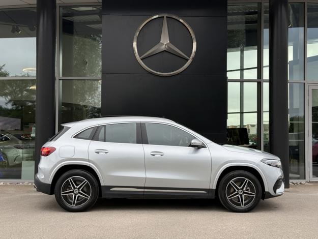 MERCEDES-BENZ EQA 250+ AMG Line  