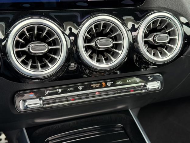 MERCEDES-BENZ EQA 250+ AMG Line  