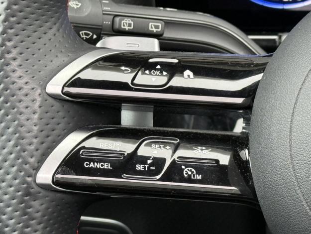 MERCEDES-BENZ EQA 250+ AMG Line  