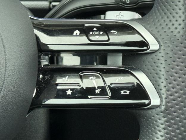 MERCEDES-BENZ EQA 250+ AMG Line  