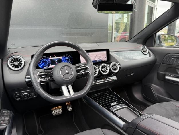 MERCEDES-BENZ EQA 250+ AMG Line  