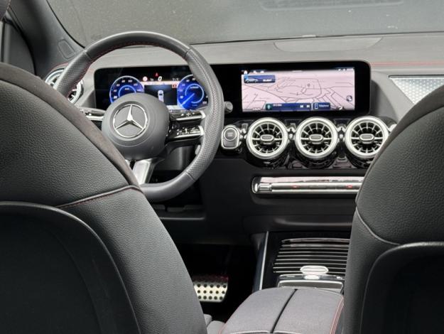 MERCEDES-BENZ EQA 250+ AMG Line  