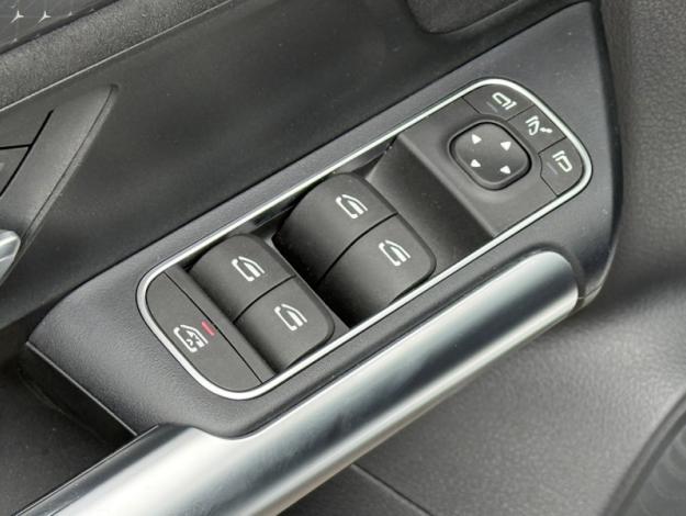 MERCEDES-BENZ EQA 250+ AMG Line  