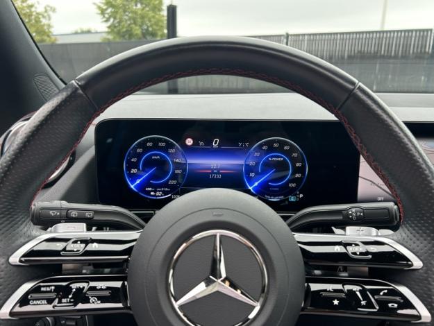 MERCEDES-BENZ EQA 250+ AMG Line  