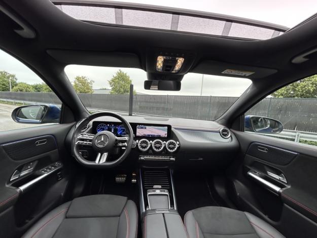 MERCEDES-BENZ EQA 250+ AMG Line  