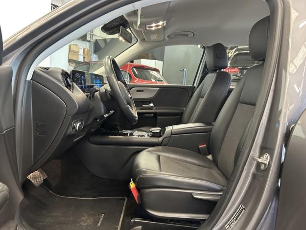 MERCEDES-BENZ GLB 180 d Style  