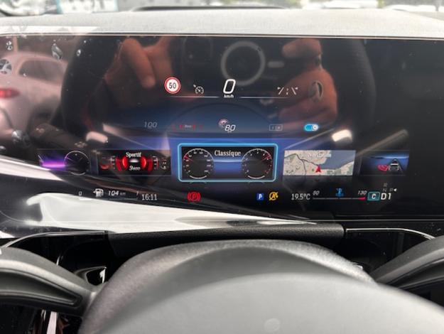 MERCEDES-BENZ GLA 180 d AMG Line - SAGA Huy (+32 85 23 69 00) 