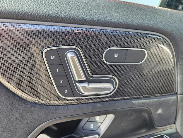 MERCEDES-BENZ GLA 200 d AMG Line  GLA 200 d AMG Line