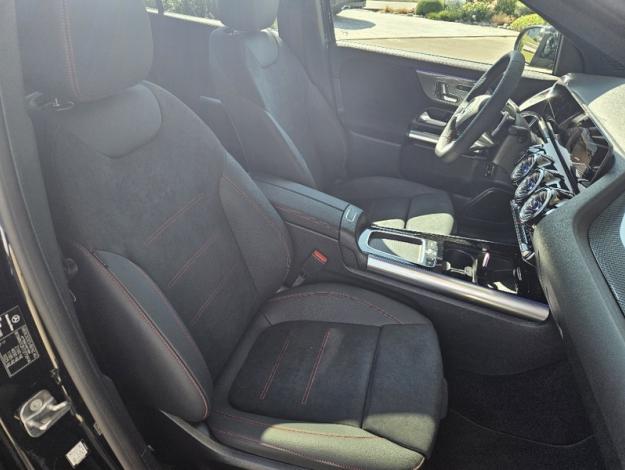 MERCEDES-BENZ GLA 200 d AMG Line  GLA 200 d AMG Line