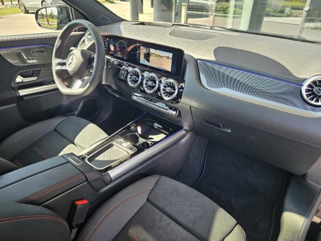 MERCEDES-BENZ GLA 200 d AMG Line  GLA 200 d AMG Line