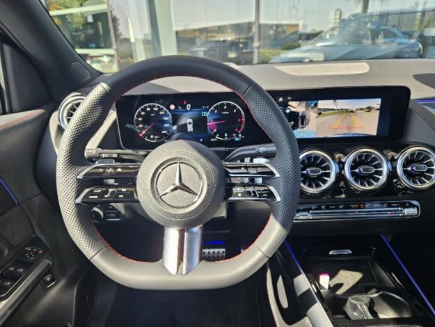 MERCEDES-BENZ GLA 200 d AMG Line  GLA 200 d AMG Line