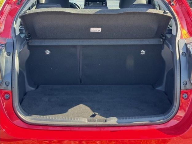TOYOTA Yaris 120 VVT-i Dynamic MY22  