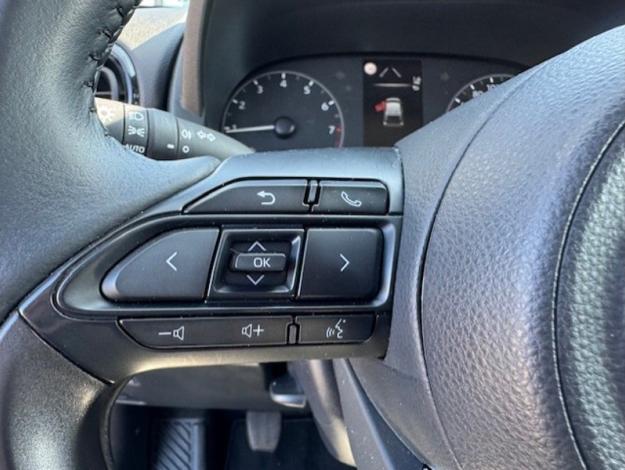 TOYOTA Yaris 120 VVT-i Dynamic MY22  