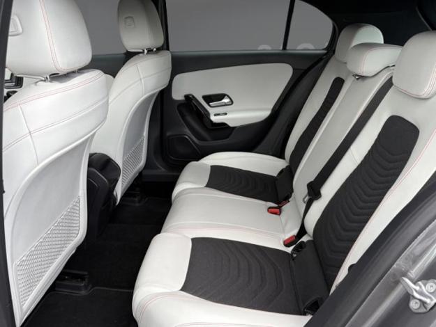 MERCEDES-BENZ A-Klasse A 200 Launch Edition