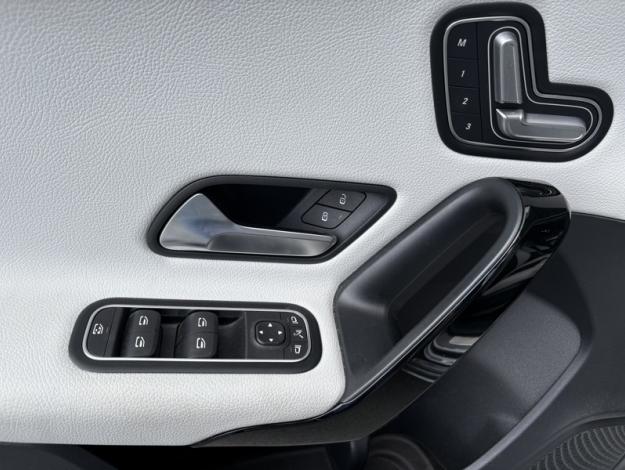 MERCEDES-BENZ A-Klasse A 200 Launch Edition