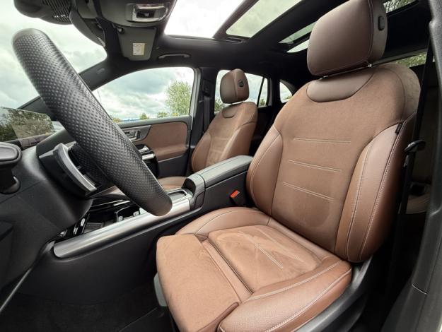 MERCEDES-BENZ GLA 200 d AMG Line  GLA 200 d AMG Line