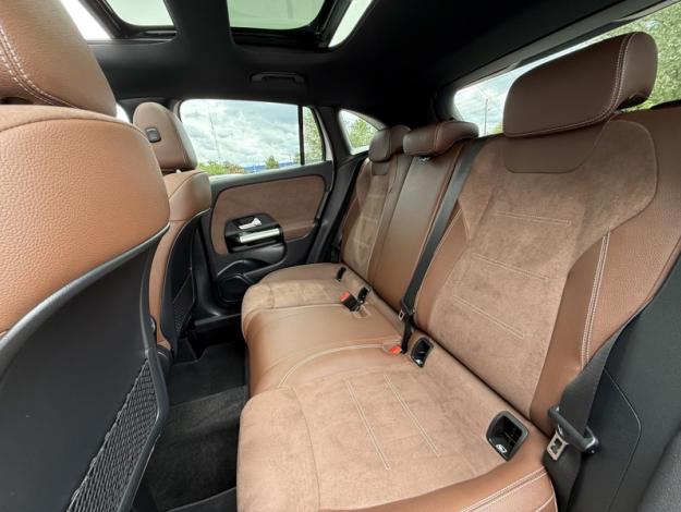 MERCEDES-BENZ GLA 200 d AMG Line  GLA 200 d AMG Line