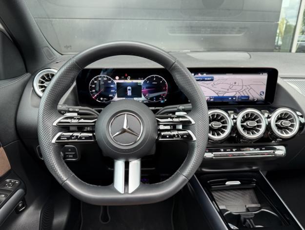 MERCEDES-BENZ GLA 200 d AMG Line  GLA 200 d AMG Line