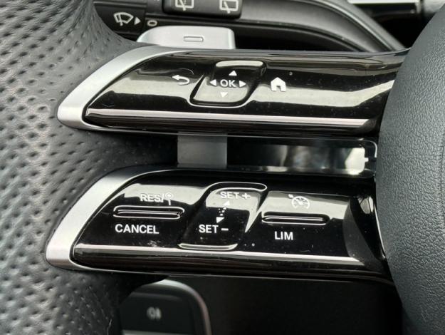 MERCEDES-BENZ GLA 200 d AMG Line  GLA 200 d AMG Line