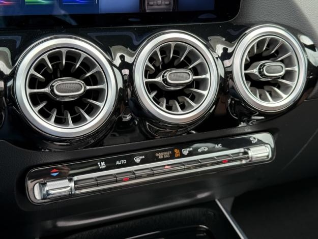 MERCEDES-BENZ GLA 200 d AMG Line  GLA 200 d AMG Line