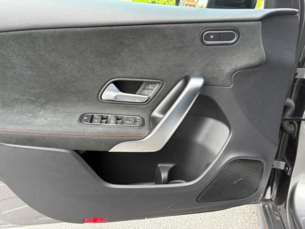 MERCEDES-BENZ A-Klasse A 180 AMG Line