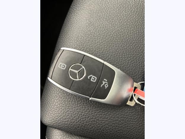 MERCEDES-BENZ GLB 200 d Progressive Line  GLB 200 d Progressive Line