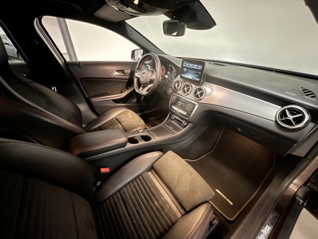 MERCEDES-BENZ GLA 180 Fascination  