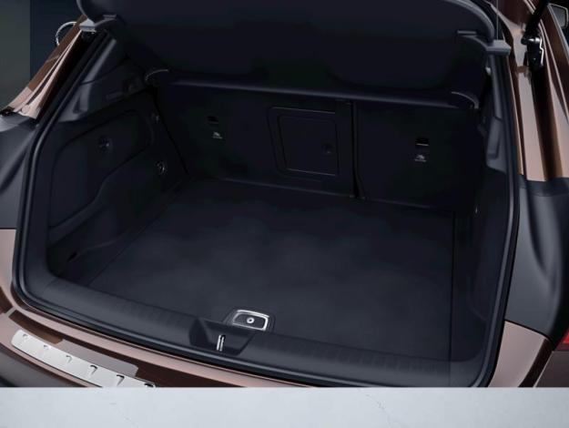 MERCEDES-BENZ GLA 180 Fascination  