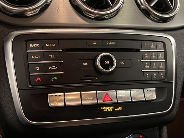 MERCEDES-BENZ GLA 180 Fascination  