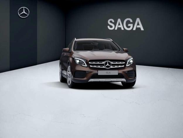 MERCEDES-BENZ GLA 180 Fascination  