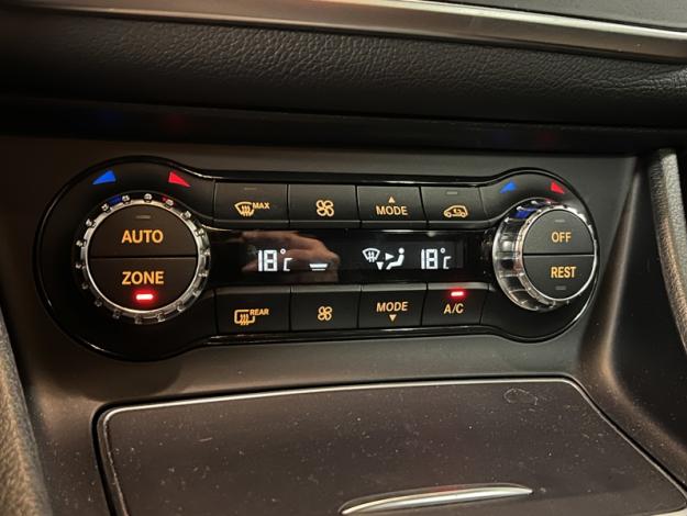MERCEDES-BENZ GLA 180 Fascination  