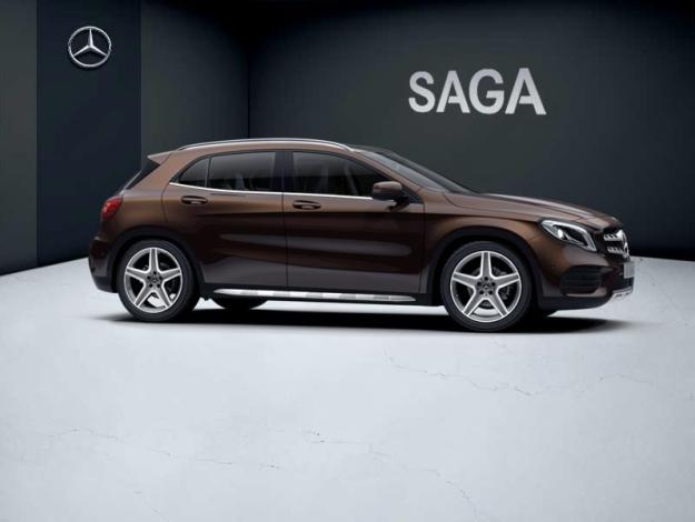 MERCEDES-BENZ GLA 180 Fascination  