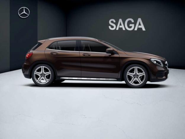 MERCEDES-BENZ GLA 180 Fascination  