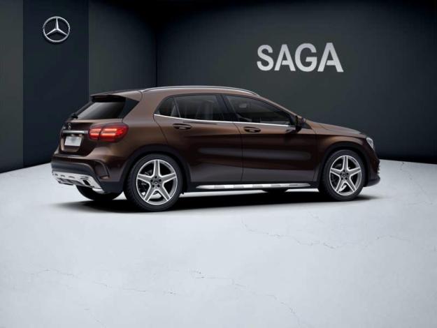 MERCEDES-BENZ GLA 180 Fascination  