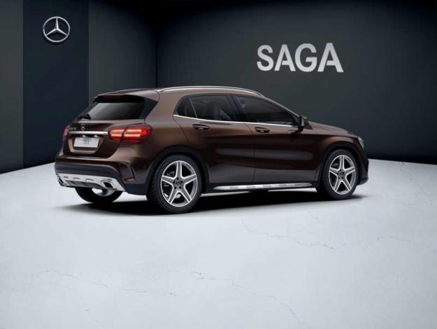 MERCEDES-BENZ GLA 180 Fascination  
