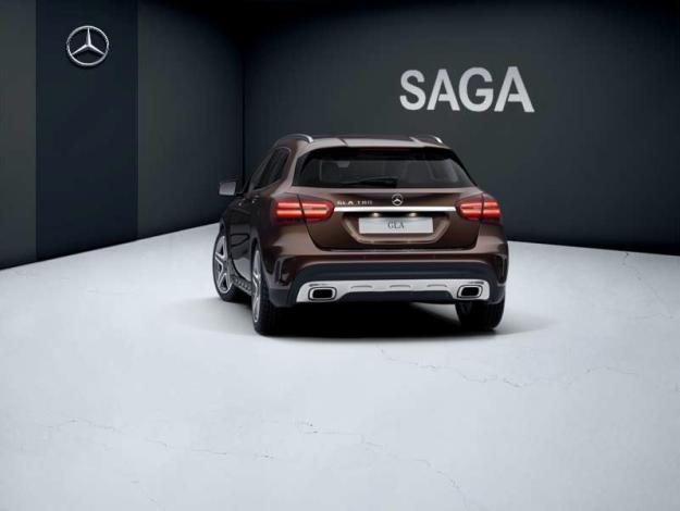 MERCEDES-BENZ GLA 180 Fascination  