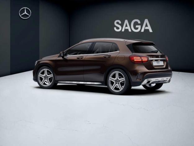 MERCEDES-BENZ GLA 180 Fascination  
