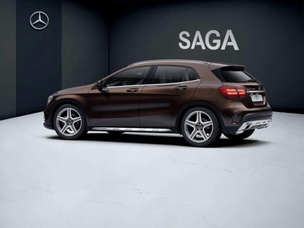 MERCEDES-BENZ GLA 180 Fascination  