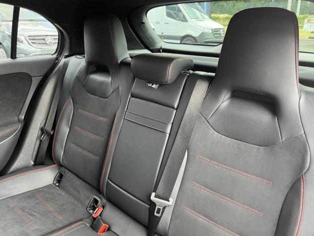 MERCEDES-BENZ Classe A 180 d AMG Line  