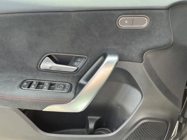 MERCEDES-BENZ Classe A 180 d AMG Line  