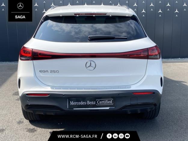 MERCEDES-BENZ EQA 250 AMG Line  