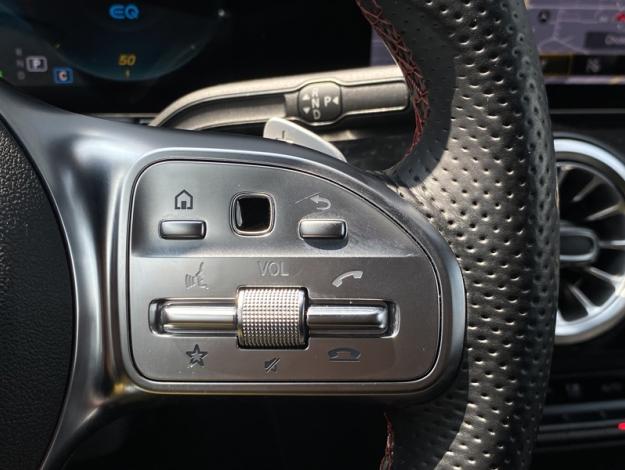 MERCEDES-BENZ EQA 250 AMG Line  